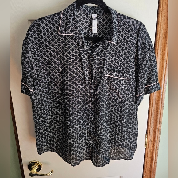 stars above Other - Stars Above Black Diamond Pink Trim Button Down Sleep Shirt (Size L)